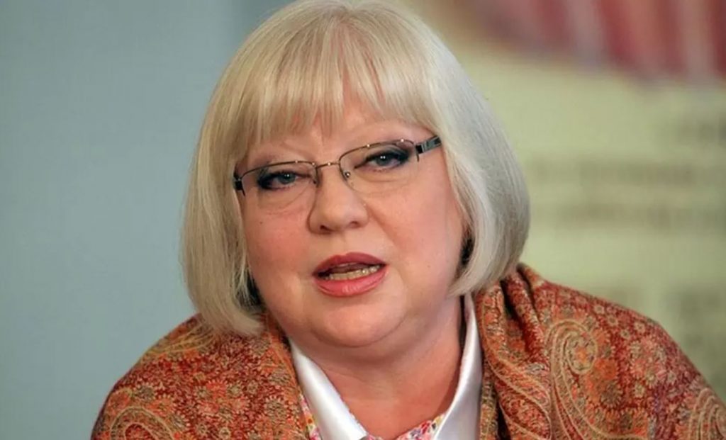 Написала завещание и выбрала последнее платье: Крючкова готовится к своей кончине