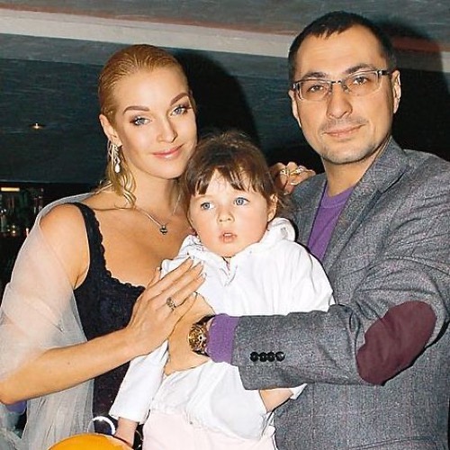 В свои 15 выглядит на лет 30: дочь Волочковой удивила сходством со звёздной матерью