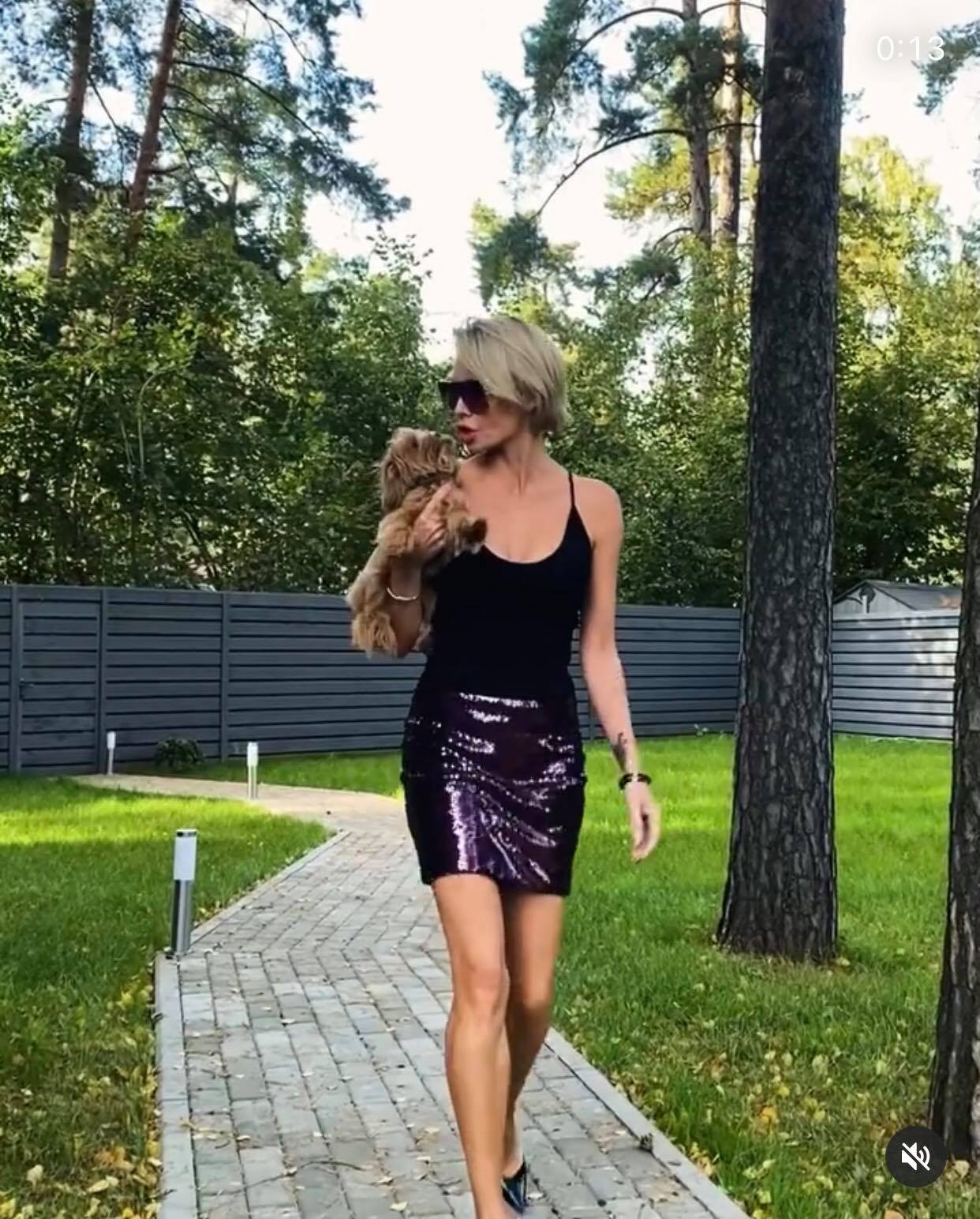 "Ножки-спички, самой-то нравится": Утяшева показала слишком похудевшую фигуру