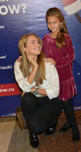 Она не стареет вообще!: Жена Анатолия Руденко выглядит, как 18-летняя студентка
