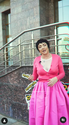 Розовое платье без бра, как из детского сада: 60-летняя Милявская обескуражила видом