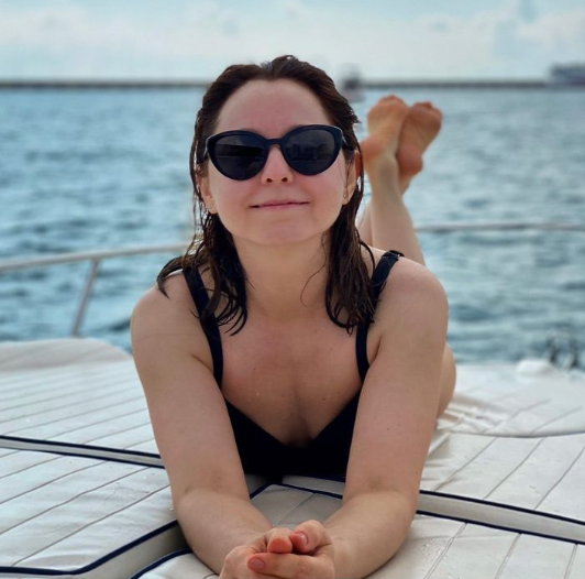 Валентина Рубцова несмотря на лишний вес показала формы в купальном костюме