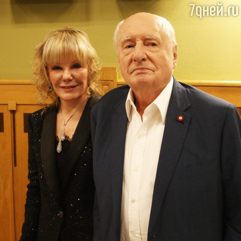 Больше не одинока: 61-летняя Александра Захарова обрела счастье с молодым возлюбленным
