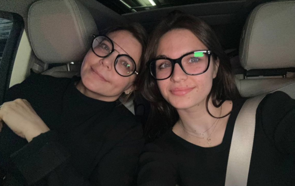 «Мамины глаза и папина улыбка»: новое фото Ирины Перовой вместе с 18-летней дочерью произвела фурор