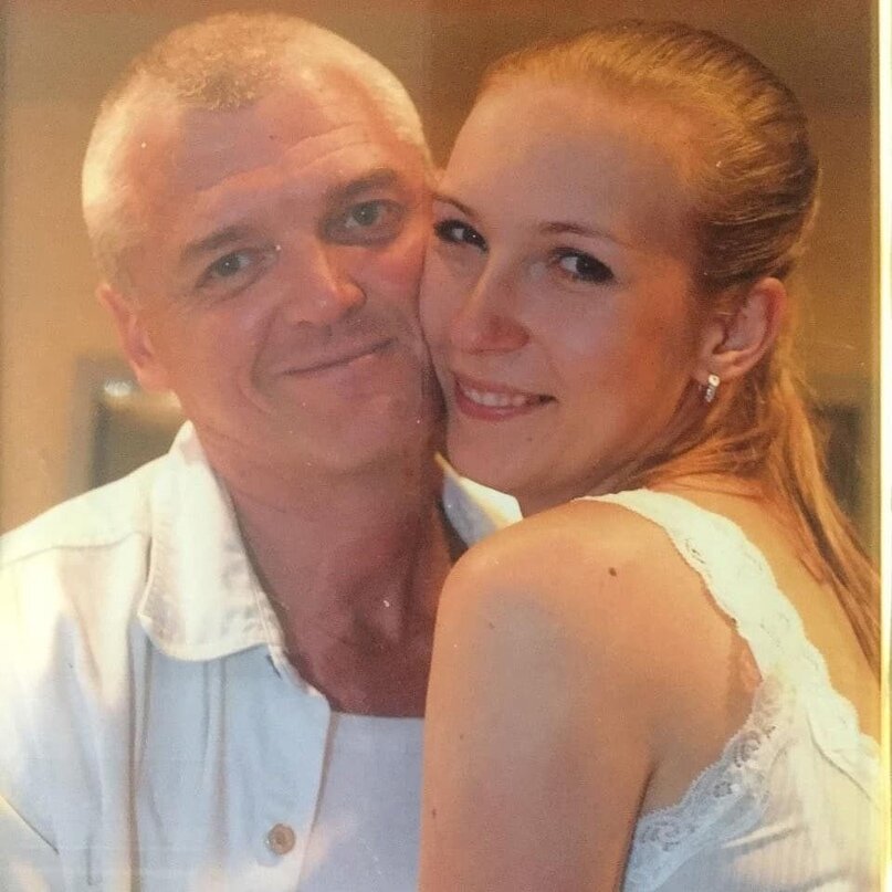 Женился на 18-летней девушке: вот как выглядит жена Сергея Плотникова, моложе актёра на 28 лет
