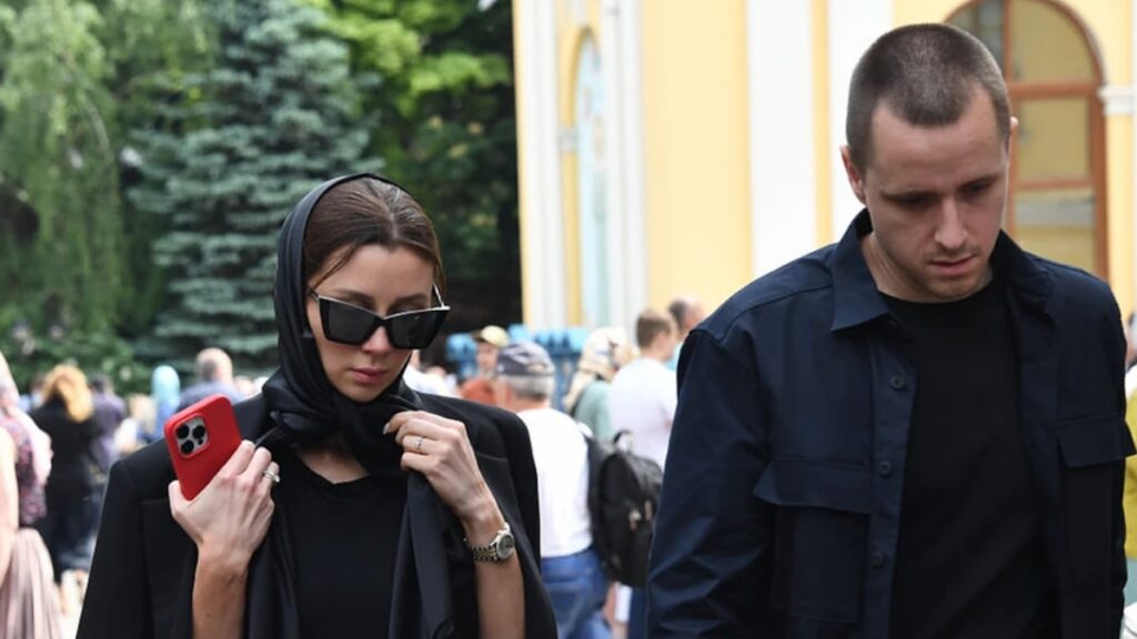 Муж просто почернел от горя! В Москве прошло прощание с Анастасией Заворотнюк