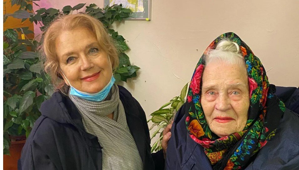 Никакой роскоши и старомодный ремонт: вот в каких условиях живёт Ирина Алфёрова вместе со 102-летней мамой