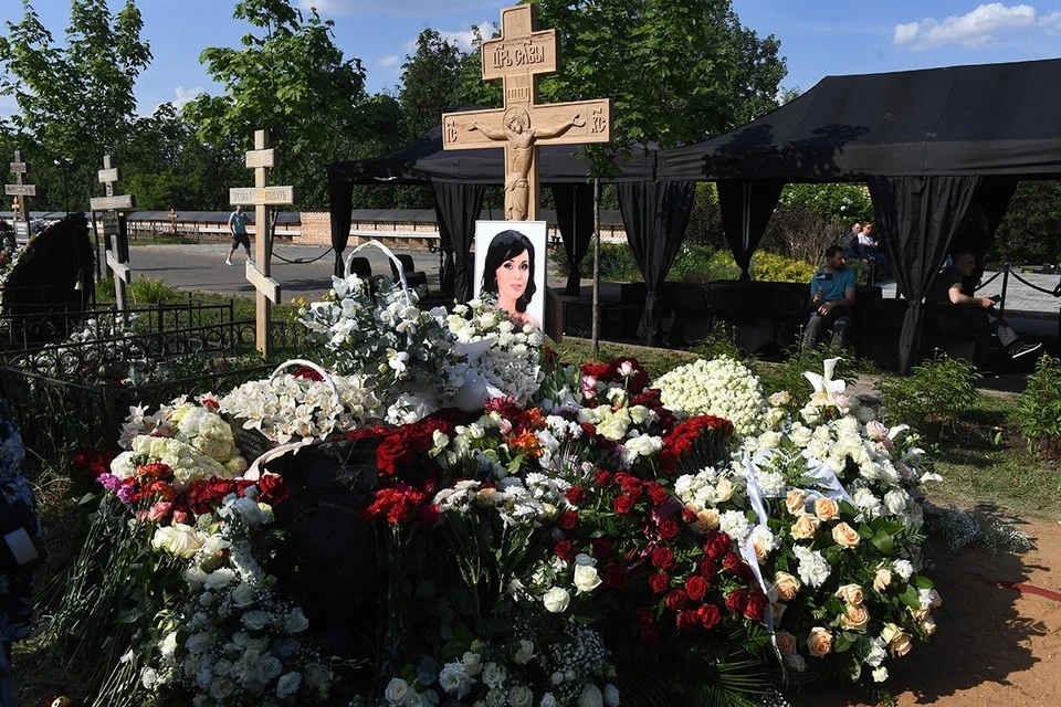 «Последние годы были невыносимы»: дочь Анастасии Заворотнюк показала мать во время болезни