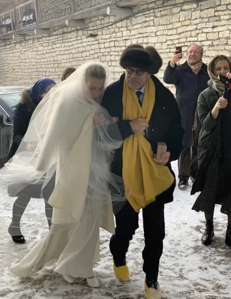 5 лет спустя Юлия Высоцкая поделилась редкими фото с венчания с Андреем Кончаловским
