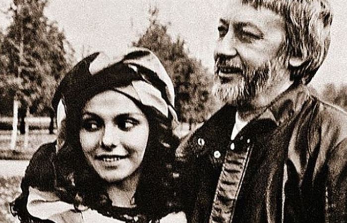 В свои 17 лет влюбила в себя 52-летнего режиссёра и увела его из семьи: судьба звезды "Узника замка Иф"