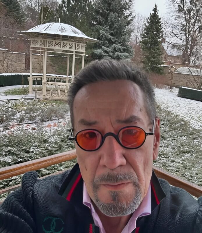 Стильная женщина без филлеров и губ-вареников: как выглядит супруга Алексея Горбунова