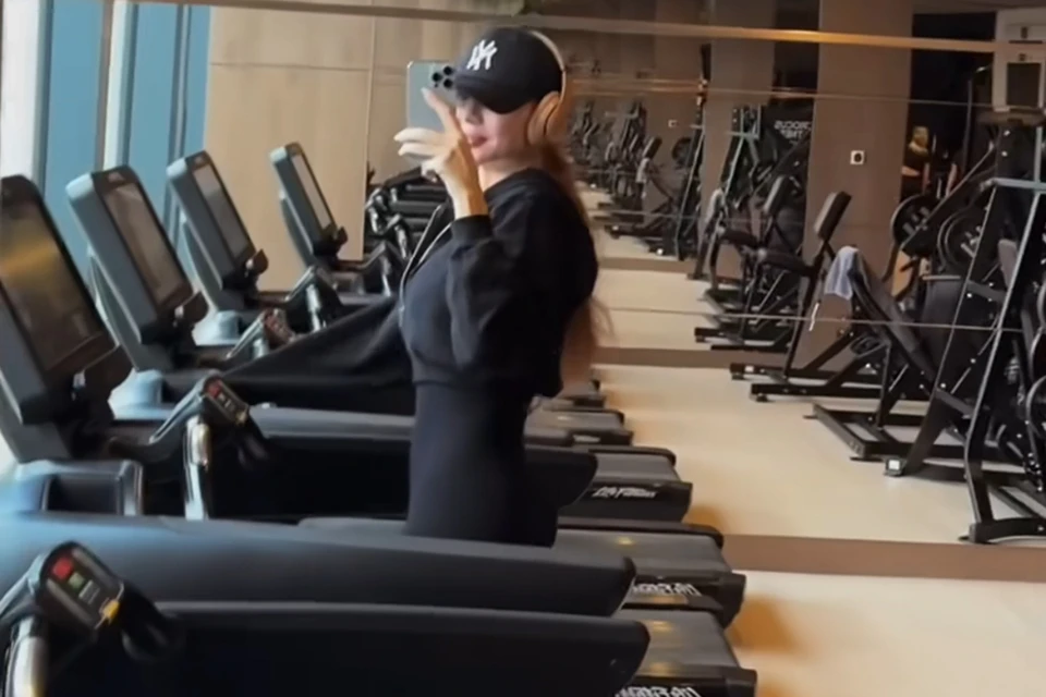 Ни капли раскаяния и скорби! Анна Седокова хвастается новой фигурой из спортзала