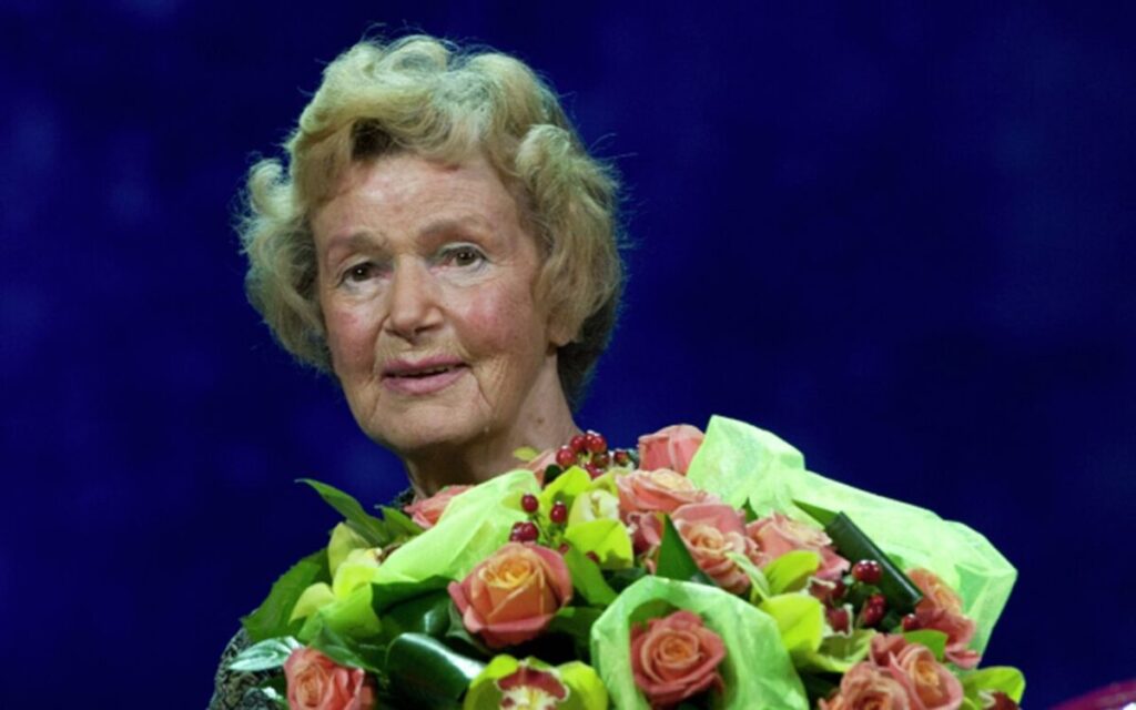 Она могла затмить собой Одри Хепберн, а с годами первая красавица СССР превратилась в милую старушку