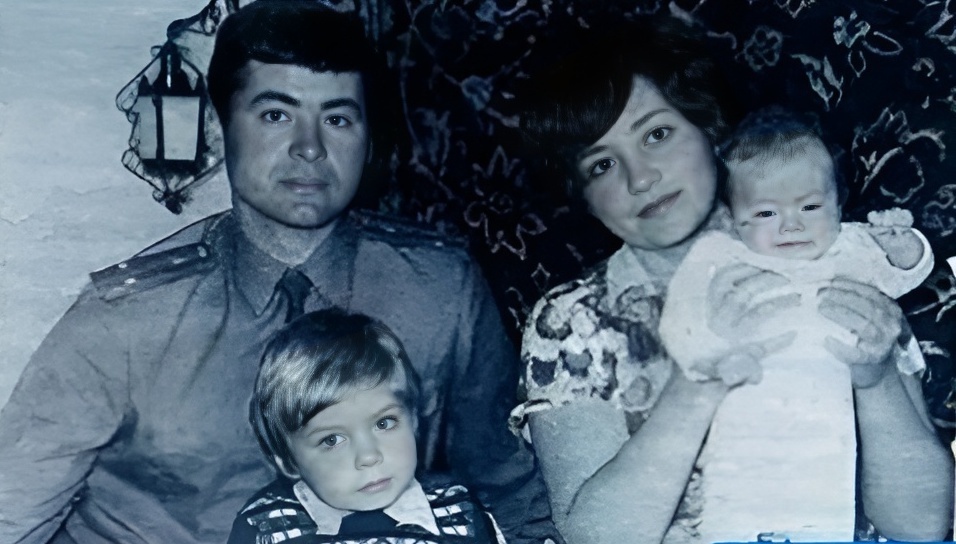 Анна породистая красавица, а вот сестра намного проще: как выглядят родительницы сестер Ковальчук