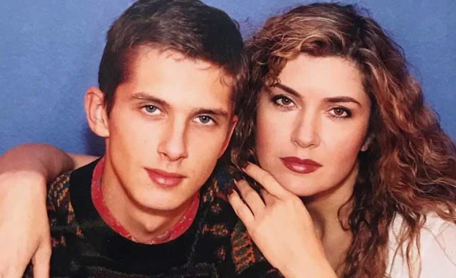 В 19 лет родила сына от дворника: как выглядит единственный сын актрисы Веры Сотниковой