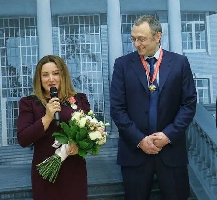 «Несчастная женщина, ославленная на весь мир»: как выглядит единственная жена Сулеймана Керимова