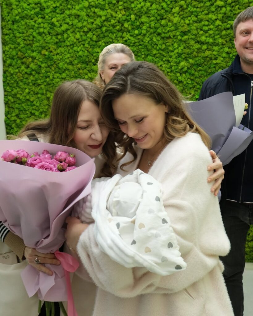 Анна Кошмал стала мамой во второй раз! Актриса раскрыла пол и имя малыша