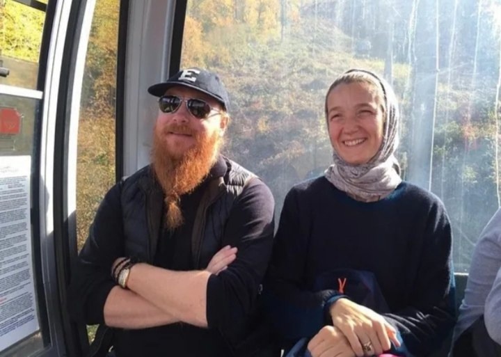 «Рядом с Кориковой и не стояла»: как выглядит невестка Екатерины Васильевой, подарившая ей 8 внуков