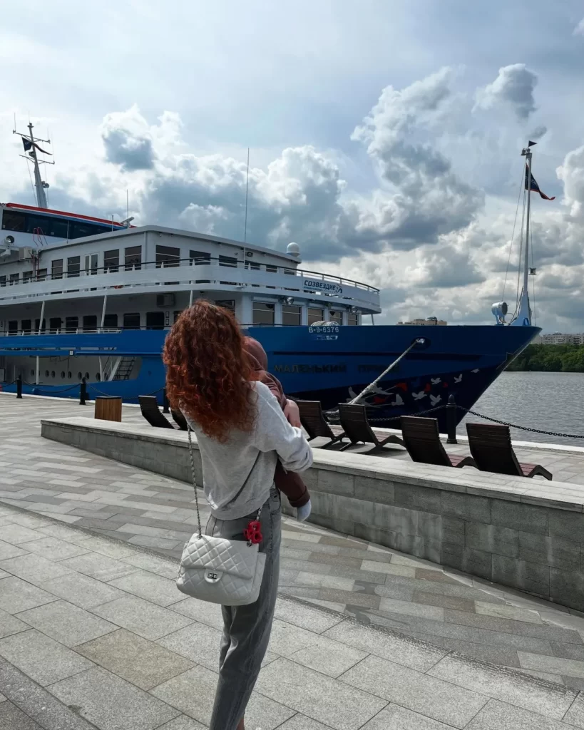 Сбежала от мужа с маленьким ребёнком на руках: почему рухнул четвертый брак Антона Батырева